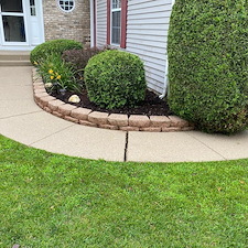 Landscaping-Block-and-Concrete-Cleaning-on-Sidewalks-in-Algonquin-IL 0